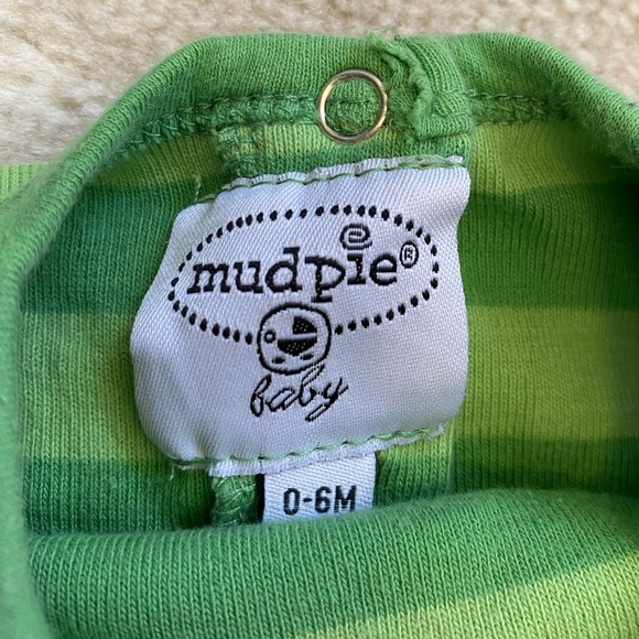 Mudpie Santa one piece - Picture 3 of 4